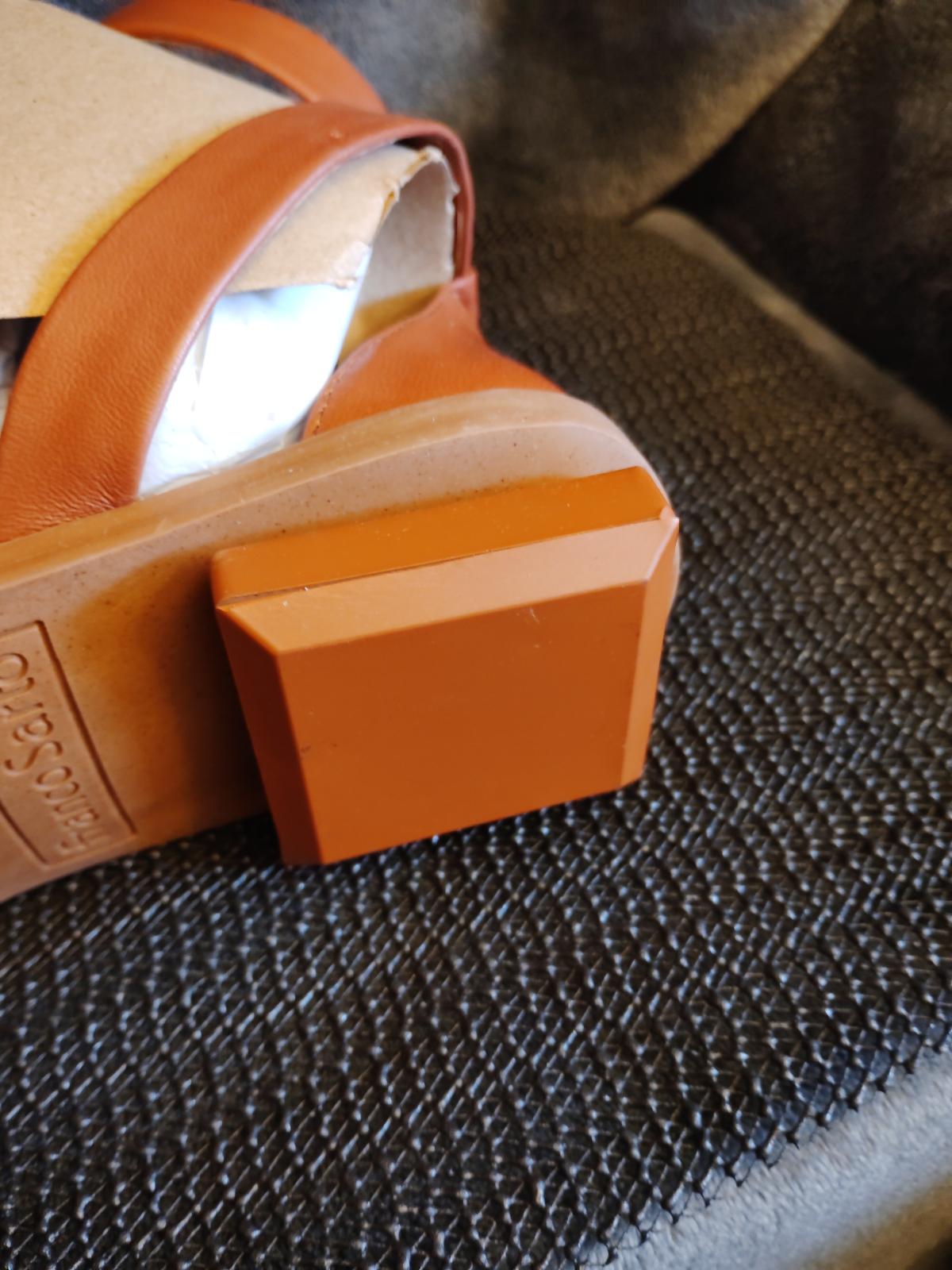 Franco Sato Woman's Parker Strappy Flat size 6 M - Virginia Beach, Virginia - FleaMarketBay