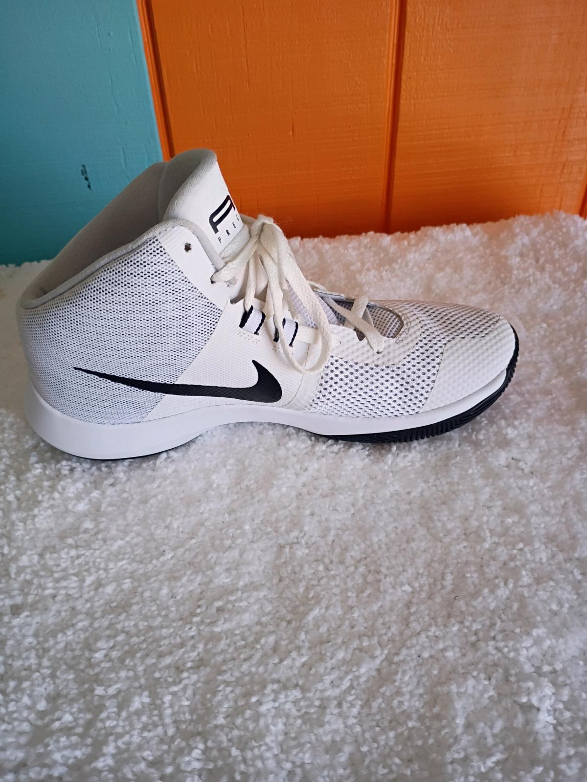 Nike Air - Fredericksburg, Virginia - FleaMarketBay