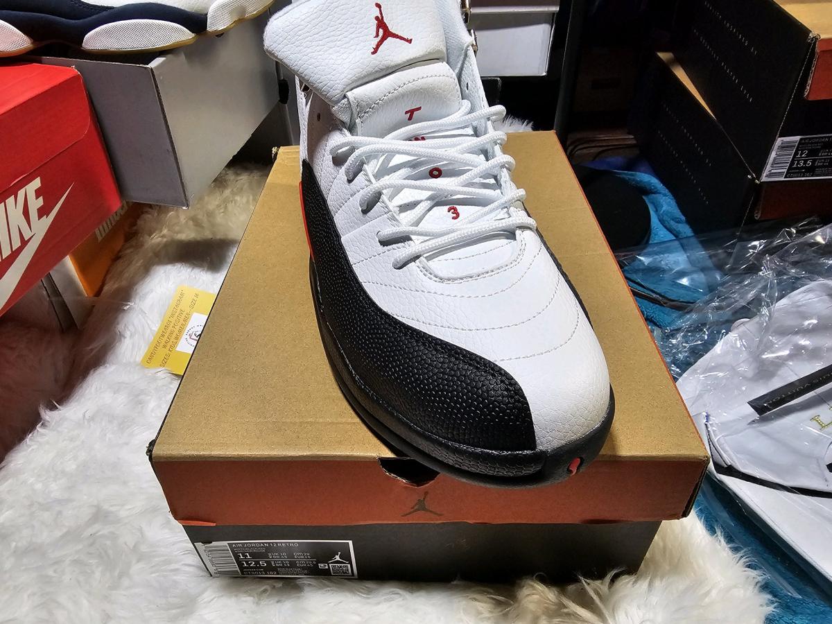 RETRO SNEAKERS - Alicia, Arkansas - FleaMarketBay