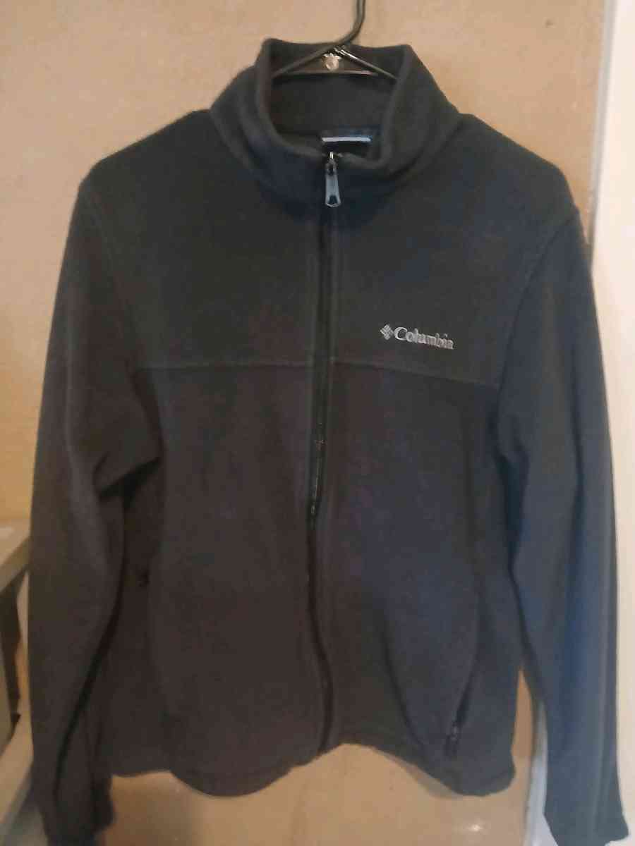 Columbia sweater - Adelanto, California - FleaMarketBay
