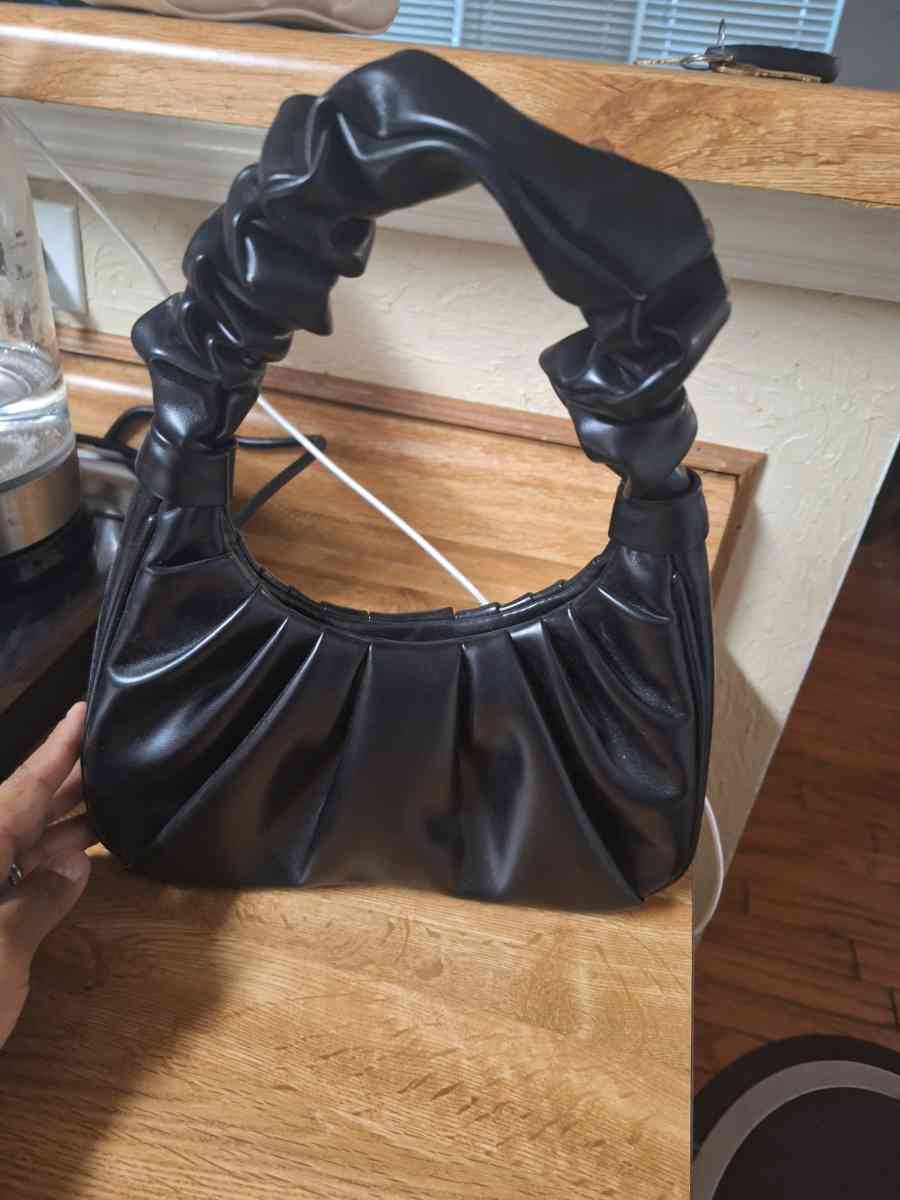 JW PEI Gabbi Black Ruched Hobo shoulder Handbag - Houston, Texas