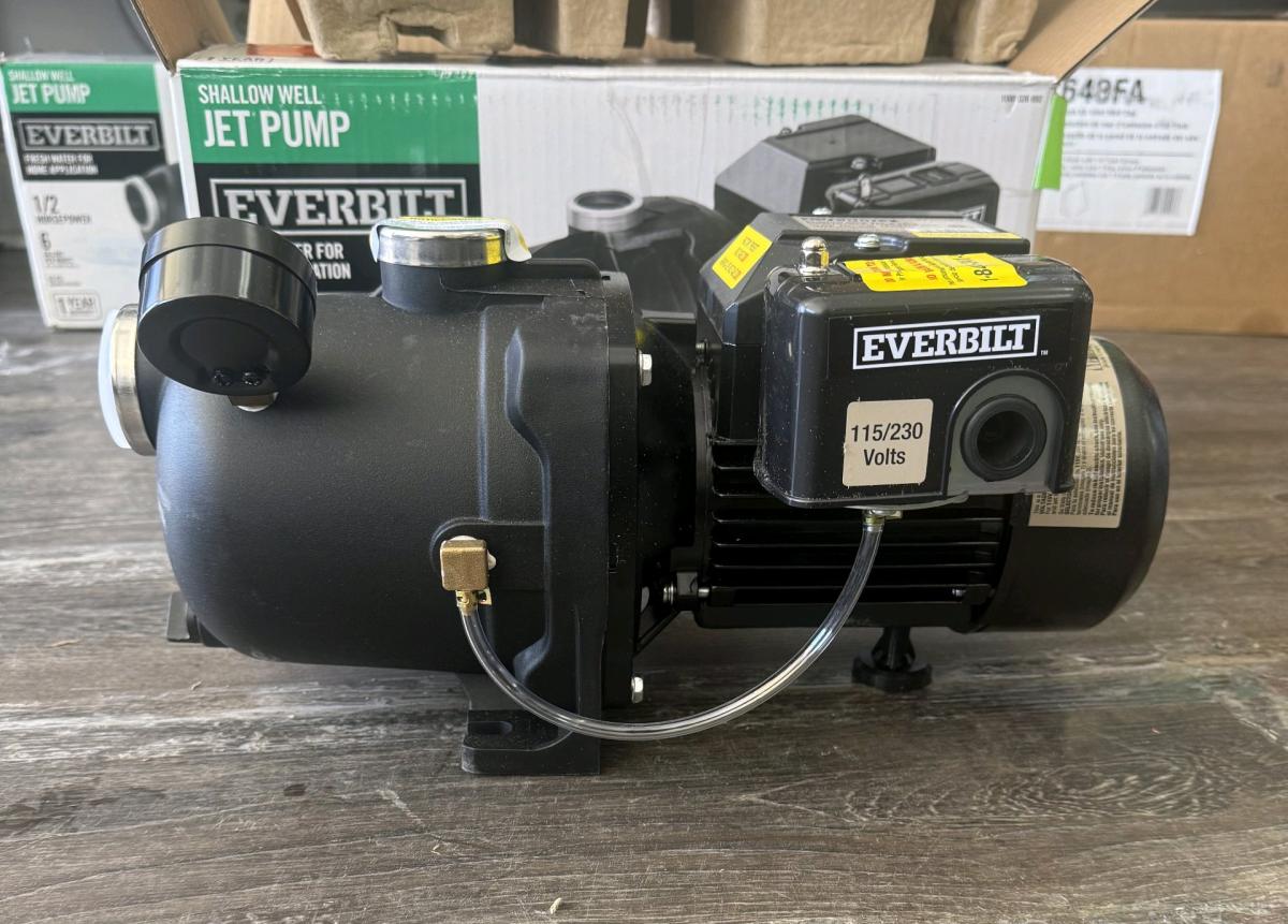 everbilt jet water pump - Canton, Georgia - FleaMarketBay