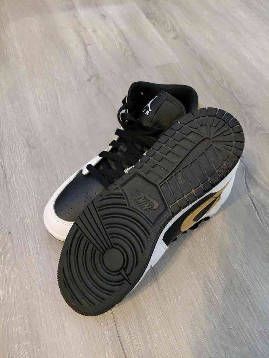 Air Jordan 1 Mid GS Black White and Gold size 5 - Houston, Texas - FleaMarketBay