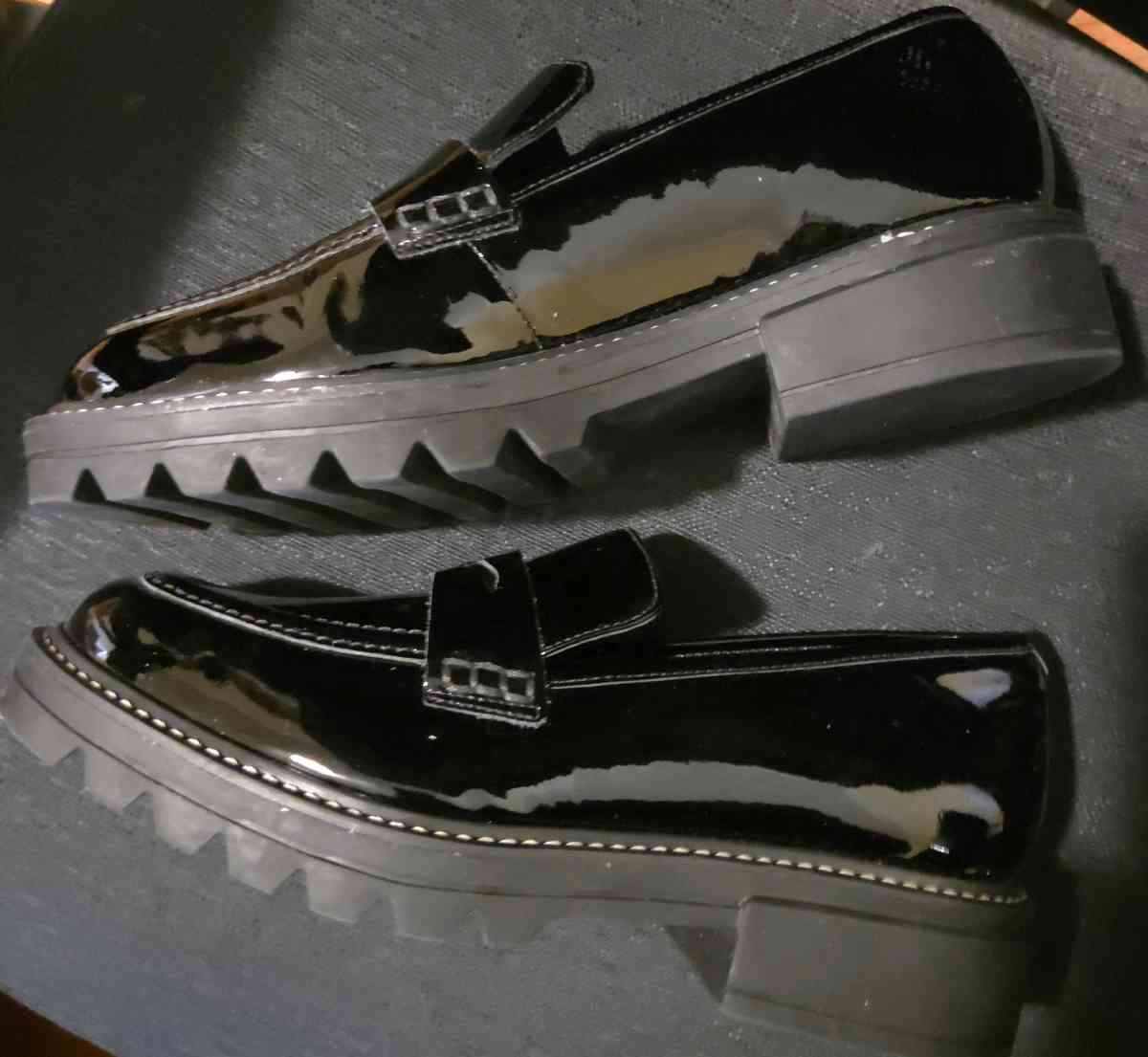 Bernardo Chandler Loafers New - Inglewood, California - FleaMarketBay