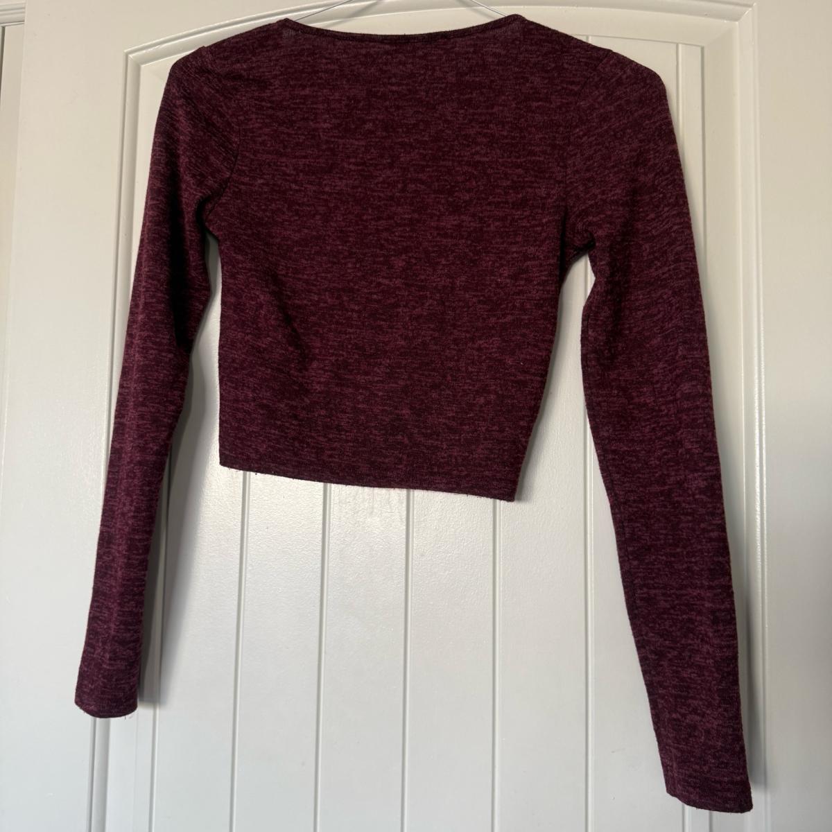 Forever 21 Burgundy Marled Cropped Henley Top  Long Sleeve S - Los Angeles, California - FleaMarketBay