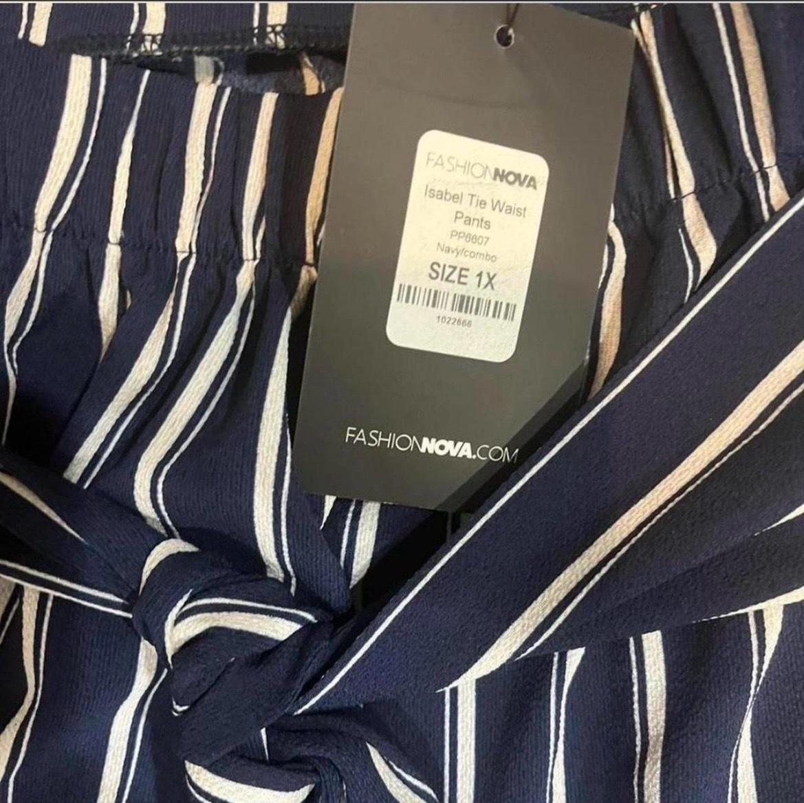 womens striped navy wide flared pants - Carson City, Nevada - FleaMarketBay