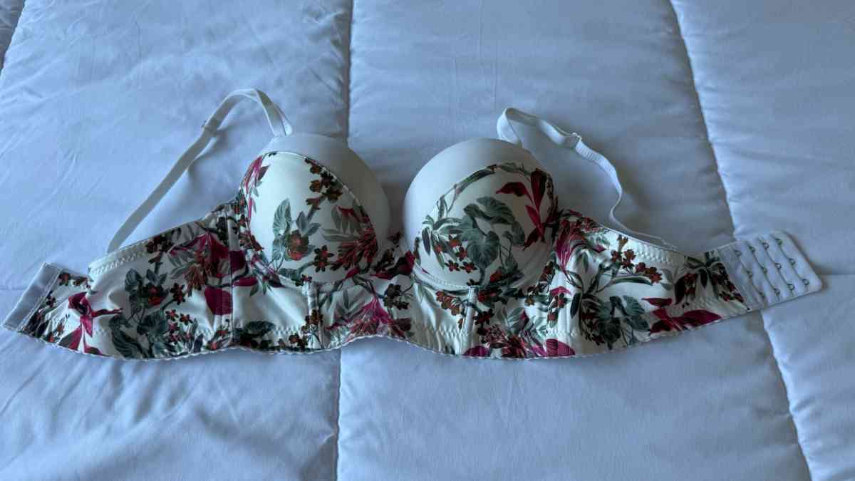 Brand New Floral Underwire Padded Bra  Ivory Cream Adjustabl - Los Angeles, California - FleaMarketBay