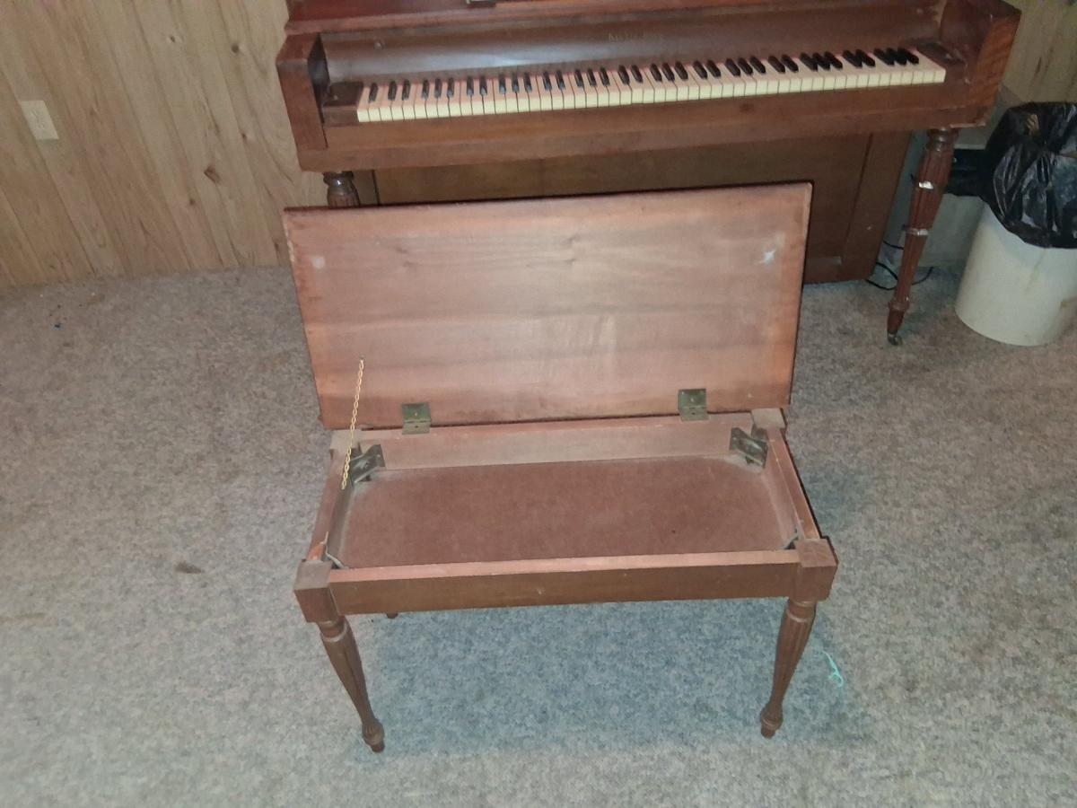 piano - Bear Creek, North Carolina - FleaMarketBay