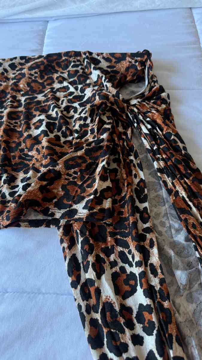 Brand New Windsor Leopard Print Asymmetrical Ruched Midi Ski - Los Angeles, California - FleaMarketBay