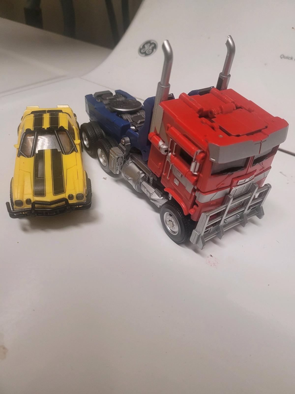 Rotb Optimus prime and Bumblebee - Altavista, Virginia - FleaMarketBay