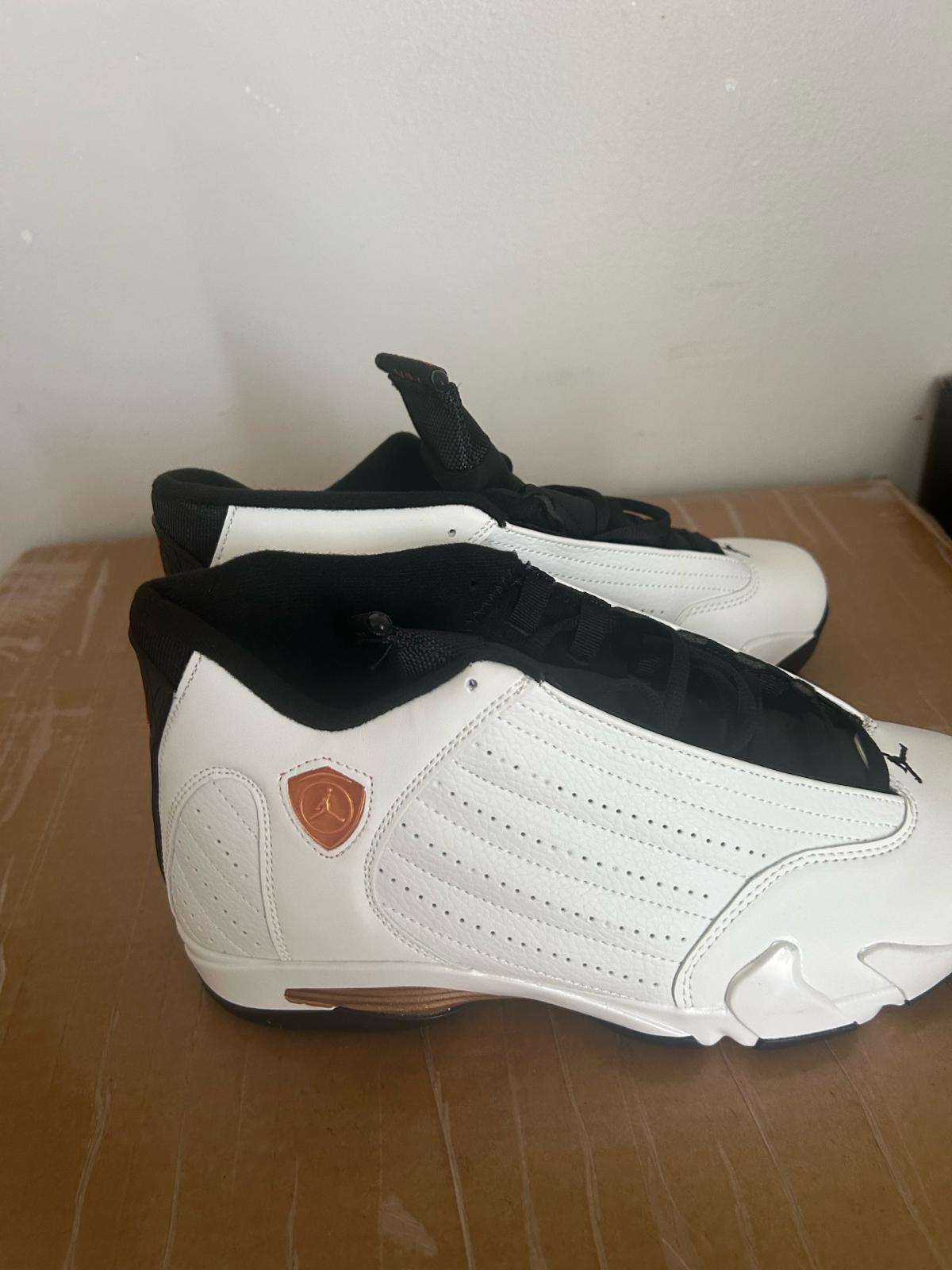 Jordan sneakers - Smyrna, Tennessee - FleaMarketBay