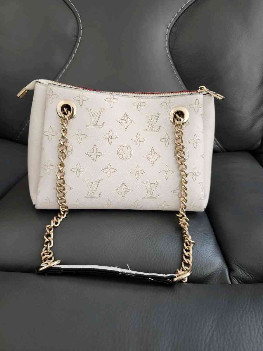 White Perforated Chain Shoulder Bag  Gold Hardware  New - Chino, California - FleaMarketBay