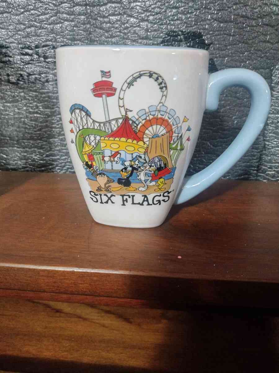 Vintage Six Flags Looney Tunes Mug - Corning, Arkansas