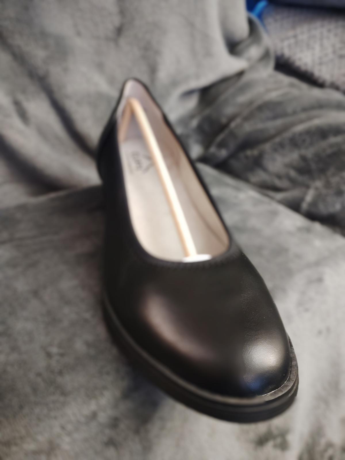 CLIFFS BY WHITE MOUNTAIN Women's  Block Heel Pump, Black/Smooth, 9 M - Virginia Beach, Virginia - FleaMarketBay