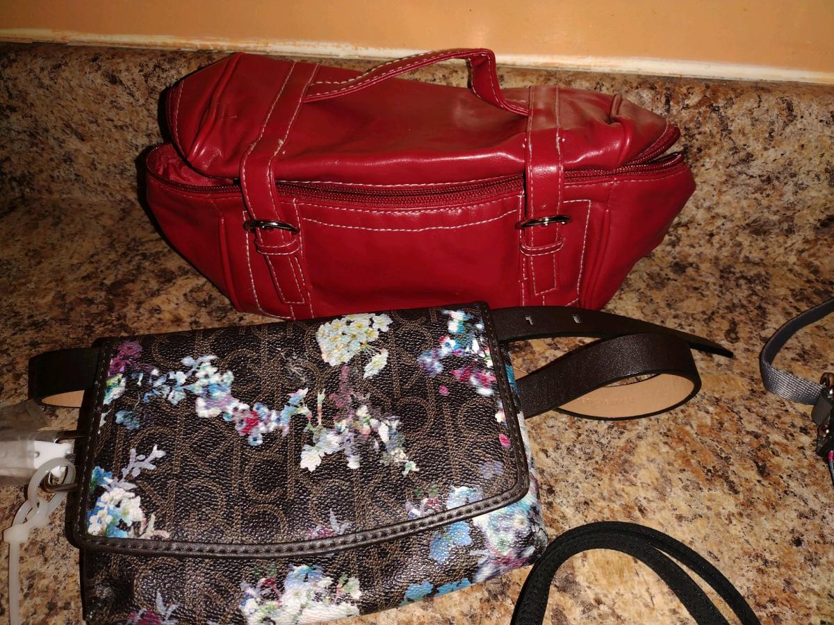 6 Small Carrying Purses - Corning, Arkansas - FleaMarketBay