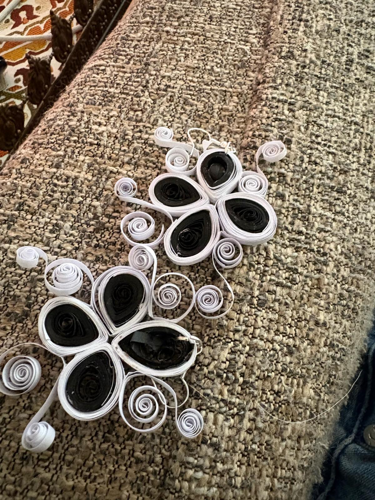 quilling earring cards and earrings keychain - Castle Rock, Colorado - FleaMarketBay