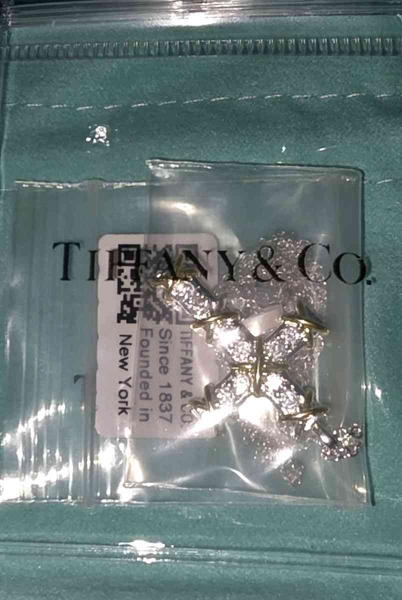 Sixteen Stone by TiffanyCross Pendant in Platinum and Yellow - White Lake, Michigan - FleaMarketBay