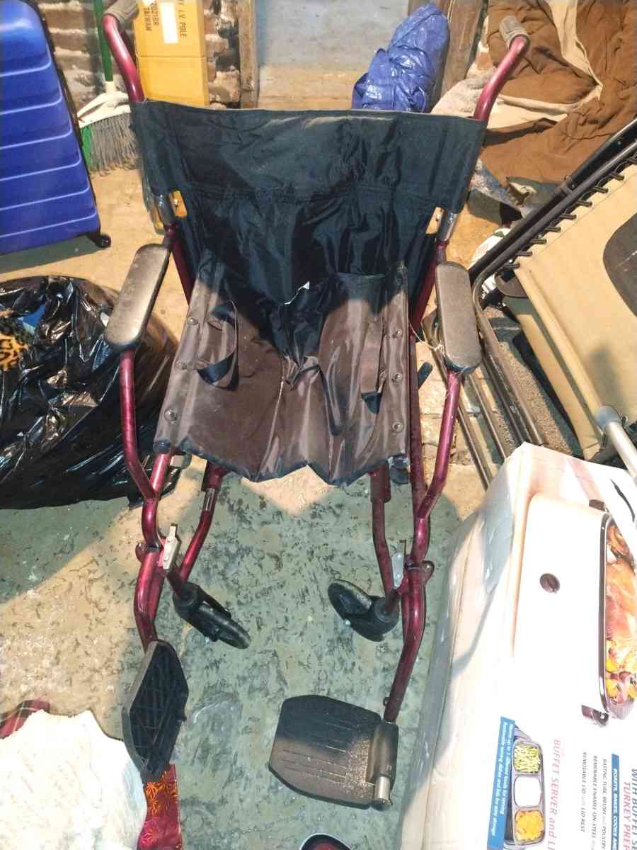 2 wheel chair - Collinsville, Illinois - FleaMarketBay
