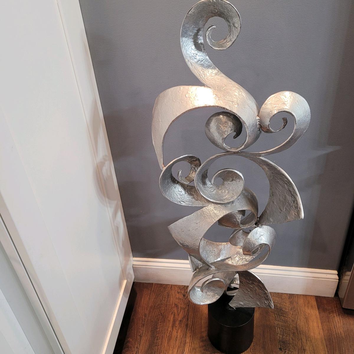 Contemporary  sculptor - Bellmawr, New Jersey - FleaMarketBay
