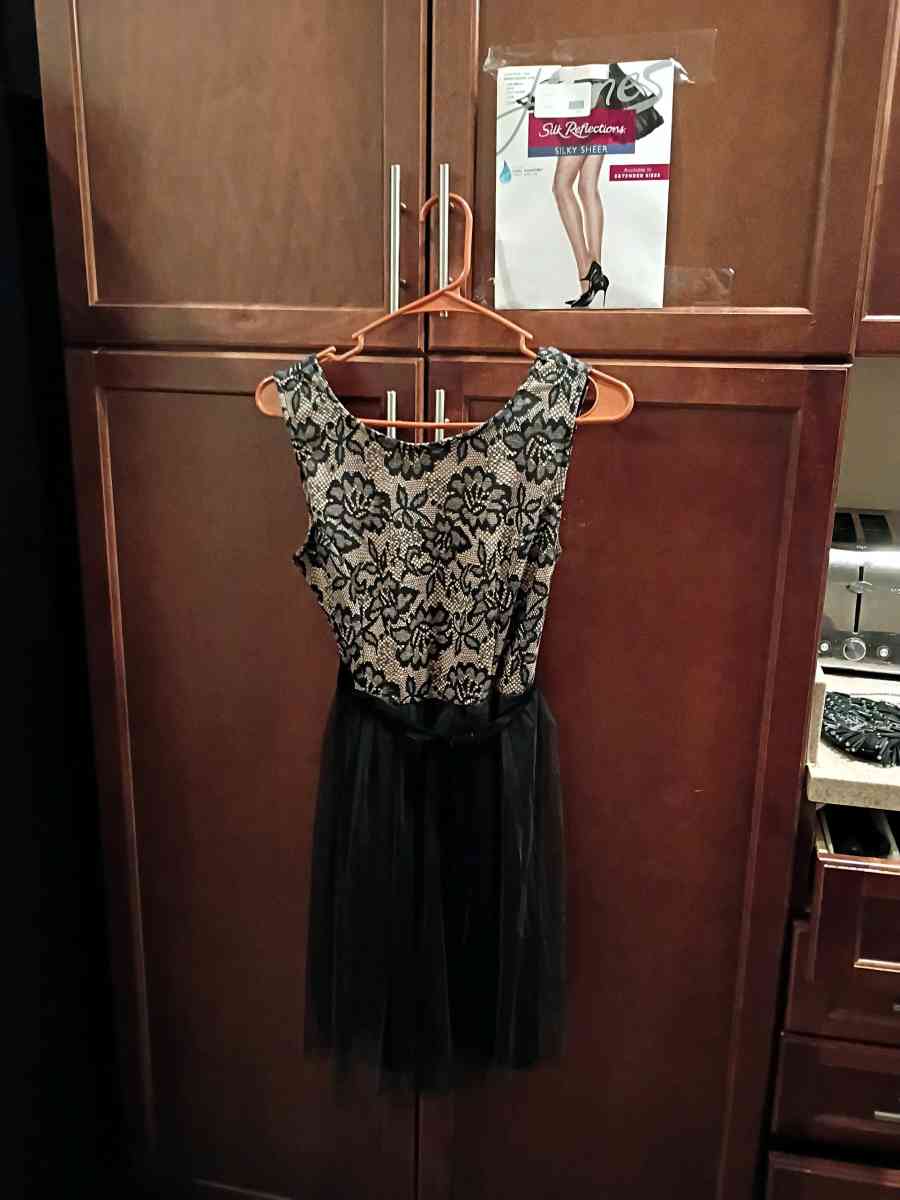 Debbies Dresses - San Diego, California - FleaMarketBay