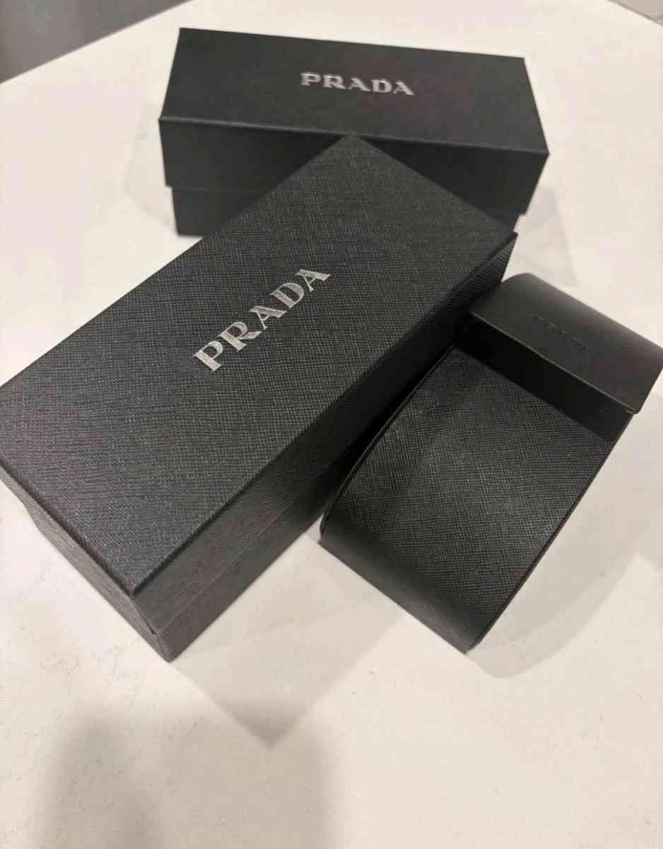 unisex black sunglasses - Dallas, Texas - FleaMarketBay