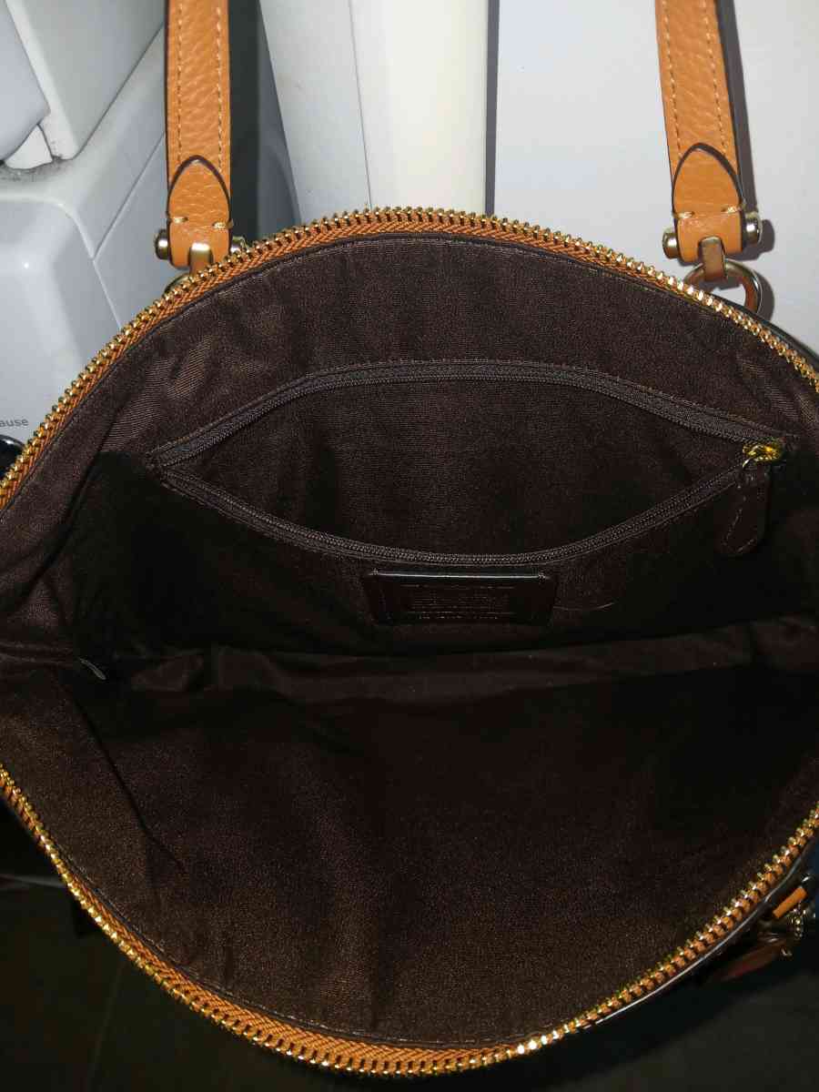 coach handbag - Valley Center, California - FleaMarketBay