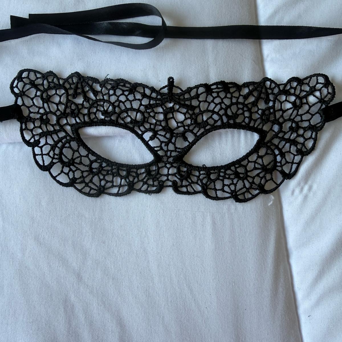 Elegant Black Lace Masquerade Mask  Romantic Venetian Style - Los Angeles, California - FleaMarketBay