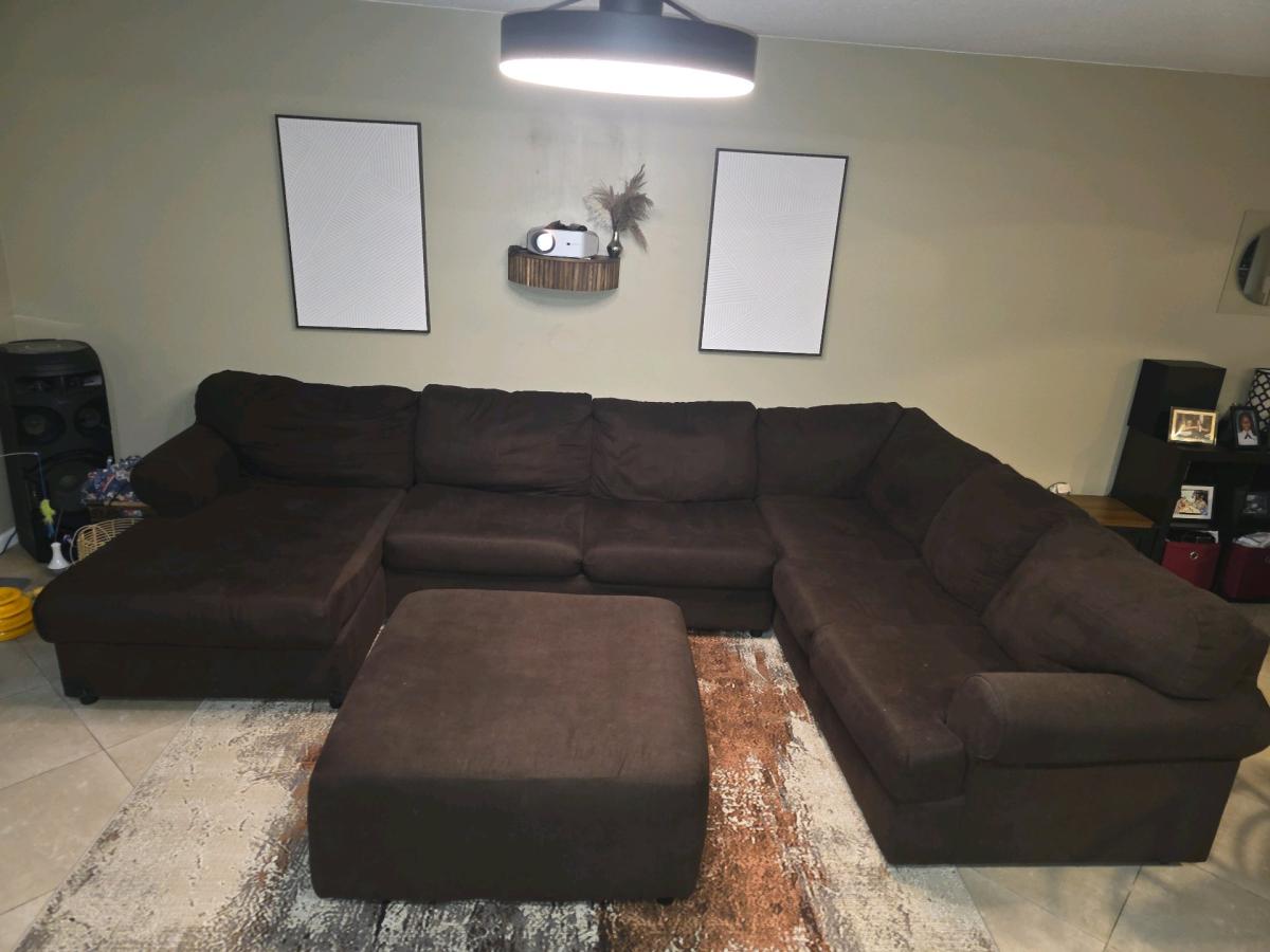 brown sectional sofa with ottman - Deerfield Beach, Florida