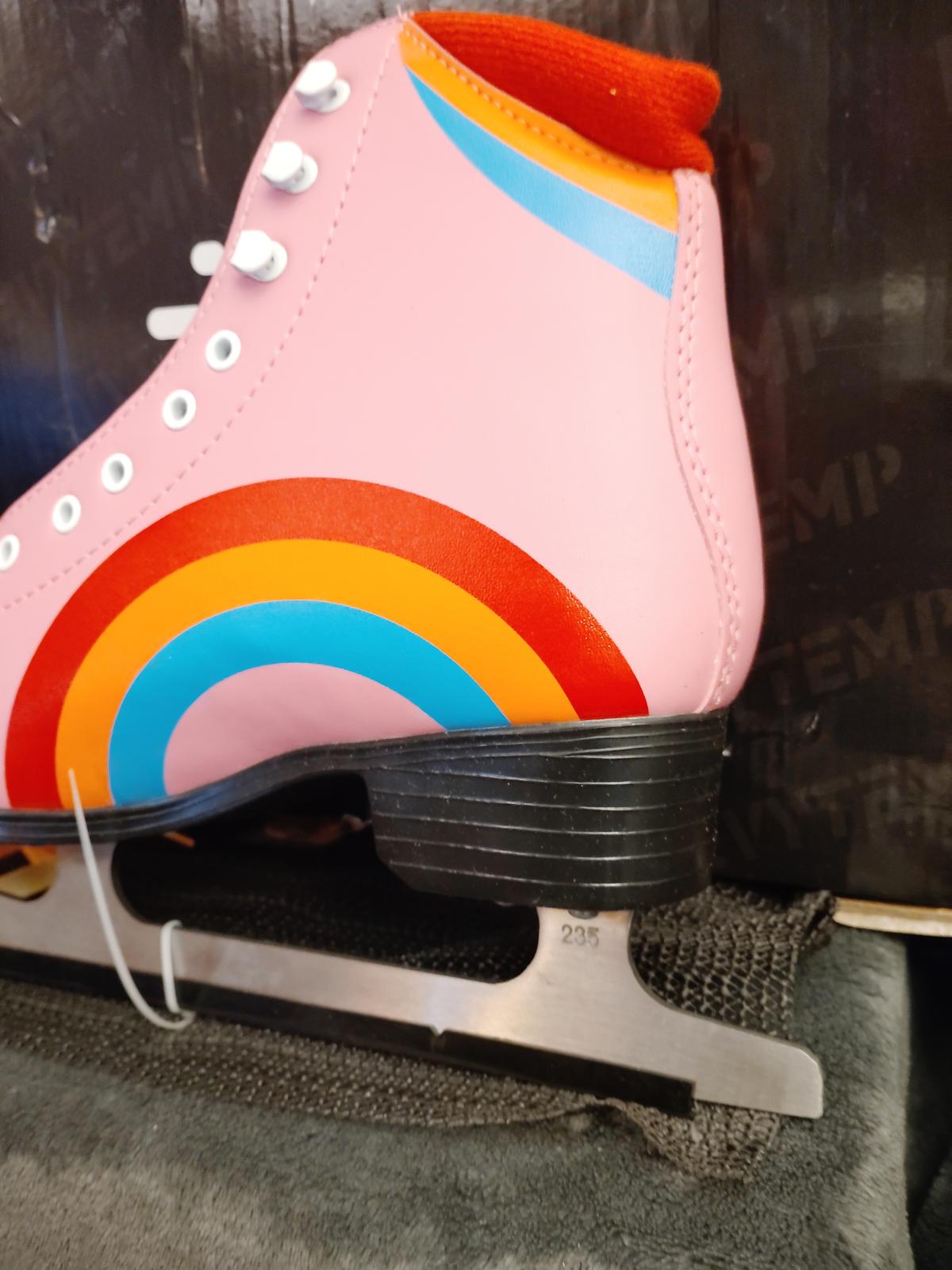 Ice Skates size 8 - Virginia Beach, Virginia - FleaMarketBay