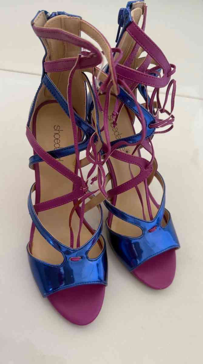 ShoeDazzle Metallic Blue  Fuchsia Strappy Heels Size 65  Wor - Los Angeles, California - FleaMarketBay