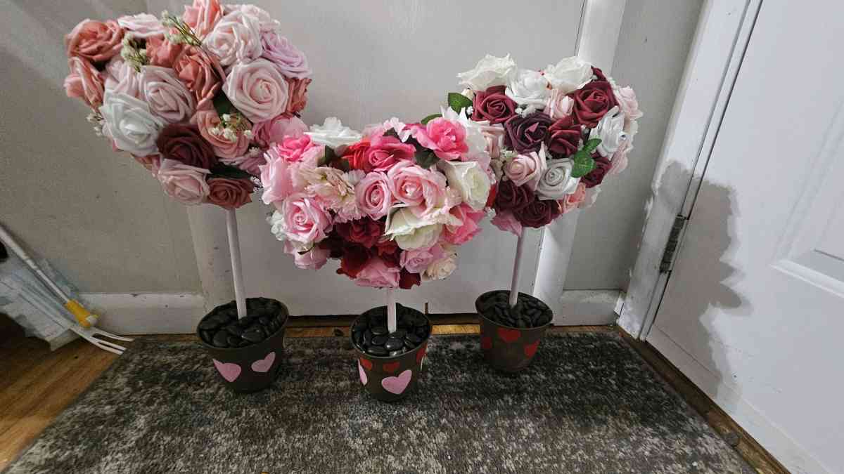 floral heart centerpieces 3 - Racine, Wisconsin - FleaMarketBay