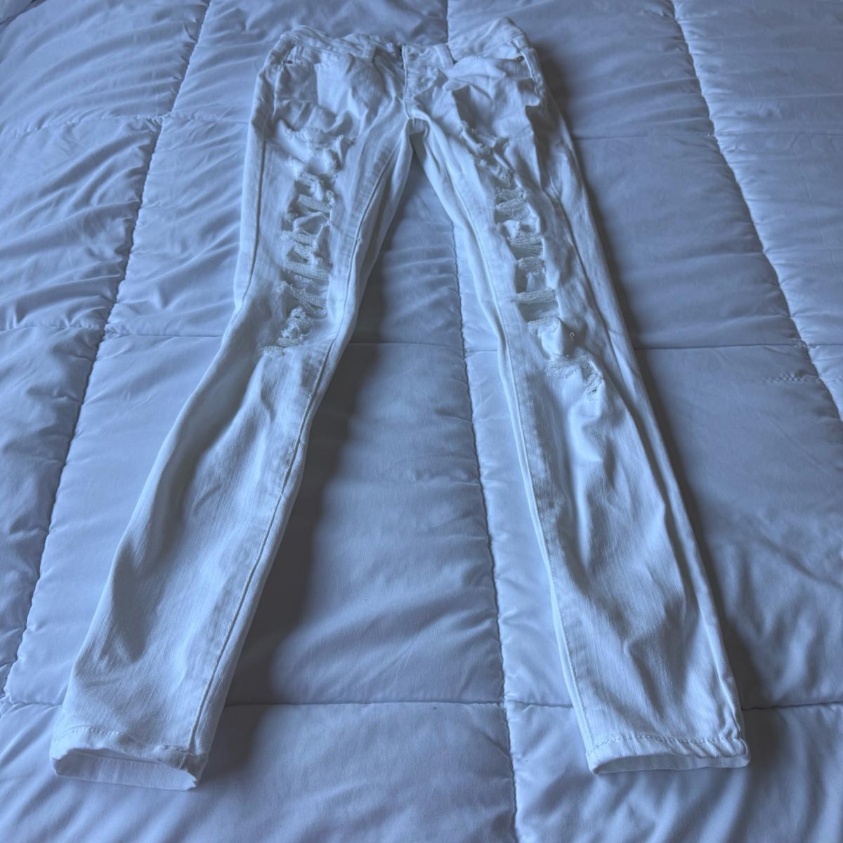 Pair of WAX JEANS white distressed skinny jeans made in USA - Los Angeles, California - FleaMarketBay