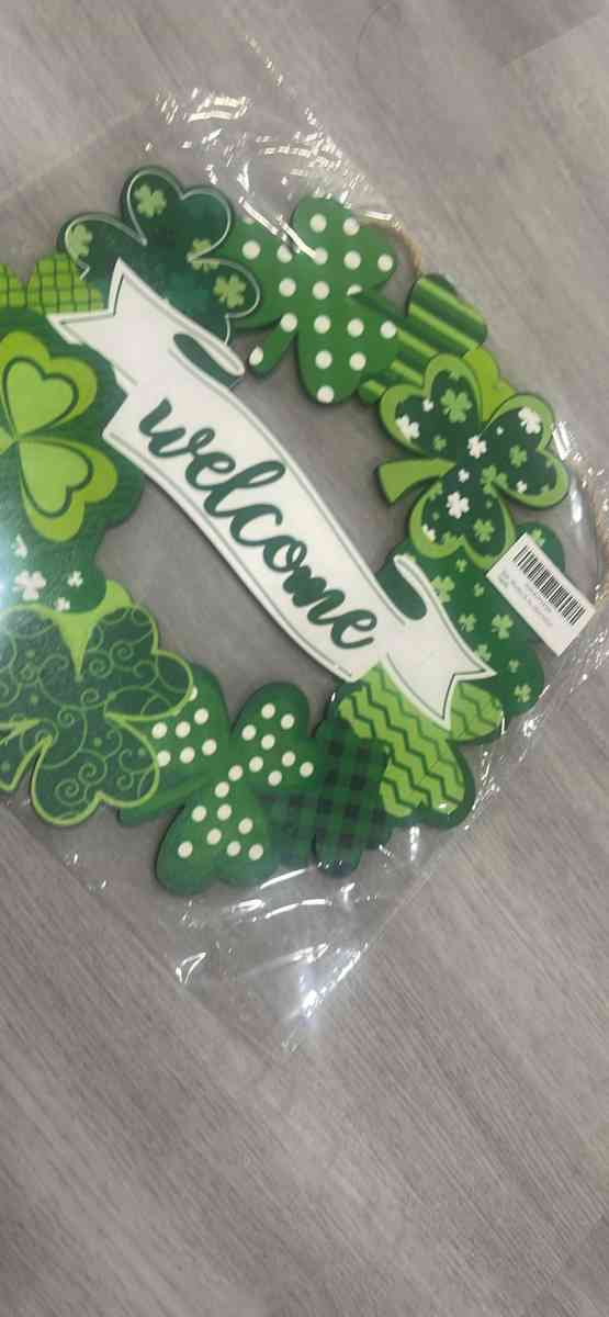 Wooden St Patricks Day Decoration - Burlington, New Jersey - FleaMarketBay