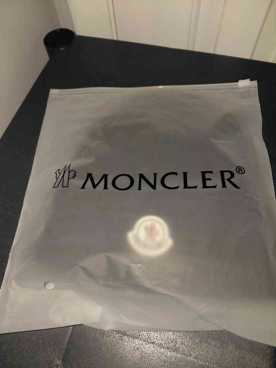 Black Beanie - Coconut Creek, Florida - FleaMarketBay