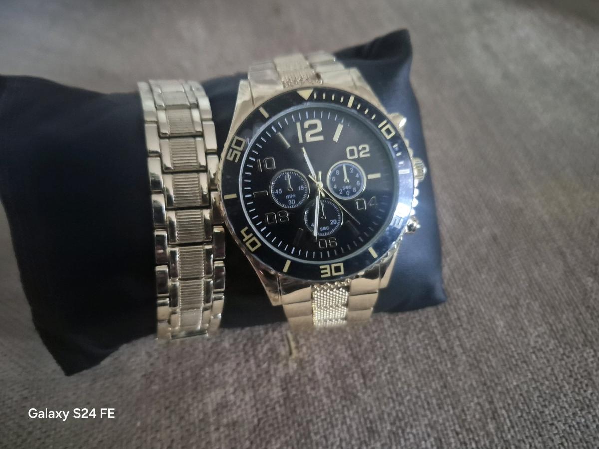 gold And black watch - Clinton, Maryland - FleaMarketBay