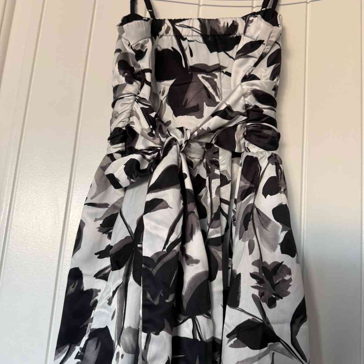Black  Ivory Floral Padded Cocktail Dress with Bow Back  For - Los Angeles, California - FleaMarketBay