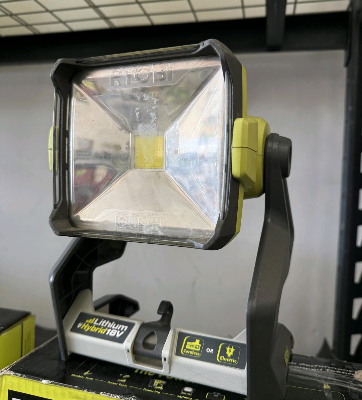 Ryobi 18v hybrid work light - Cobb, Georgia