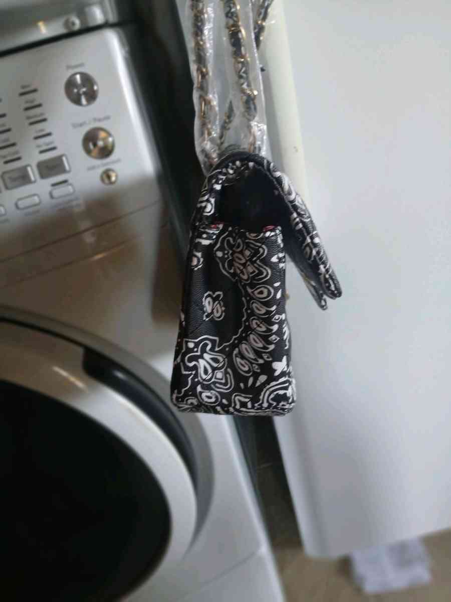 Paisley print handbag - Valley Center, California - FleaMarketBay