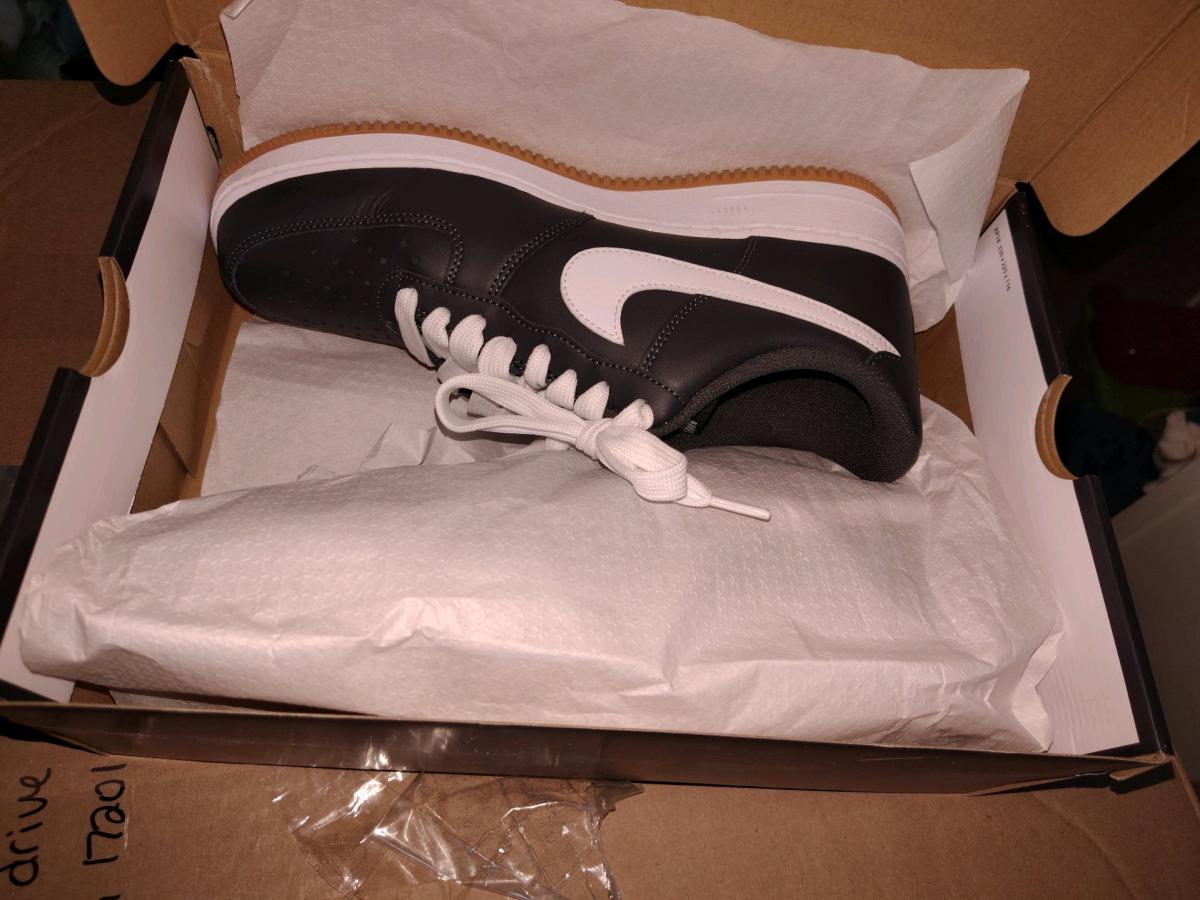 mens Nikes size 9 - Chambersburg, Pennsylvania