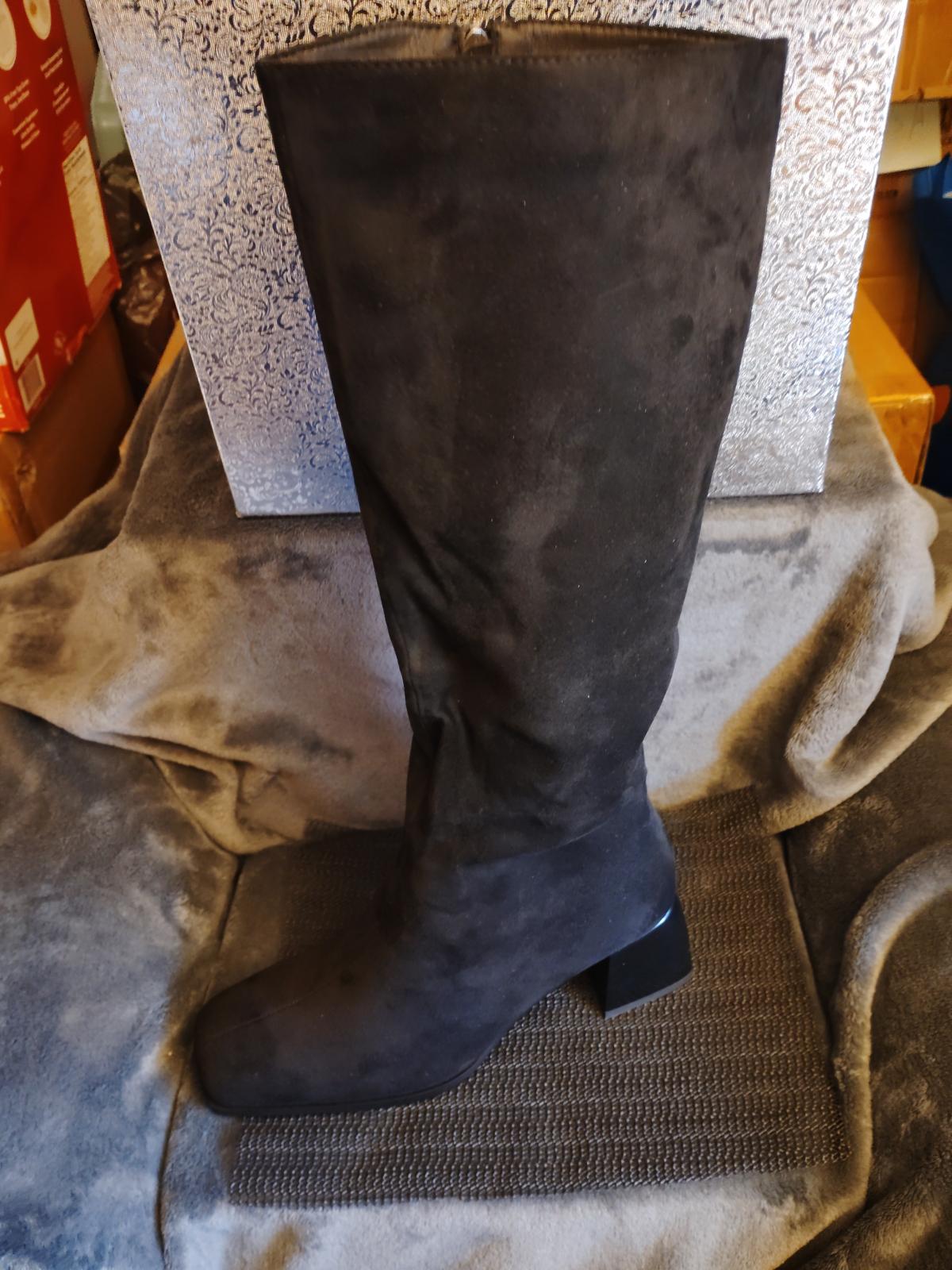 Ablett Knee High Boots black Size 9 - Virginia Beach, Virginia - FleaMarketBay