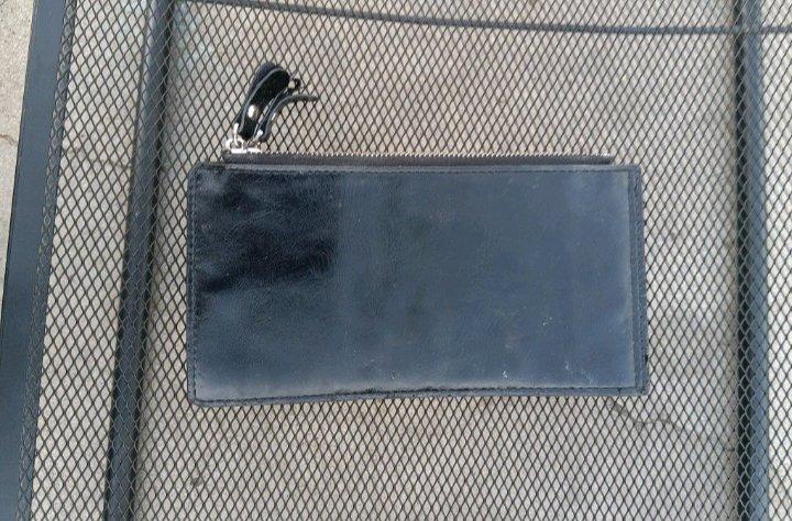 wallet - Fresno, California - FleaMarketBay