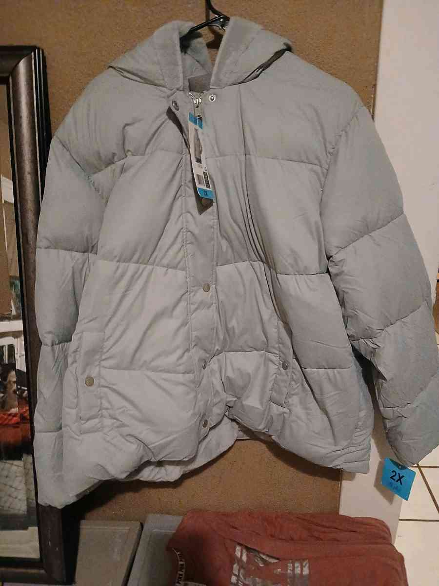 new womens coat - Adelanto, California - FleaMarketBay