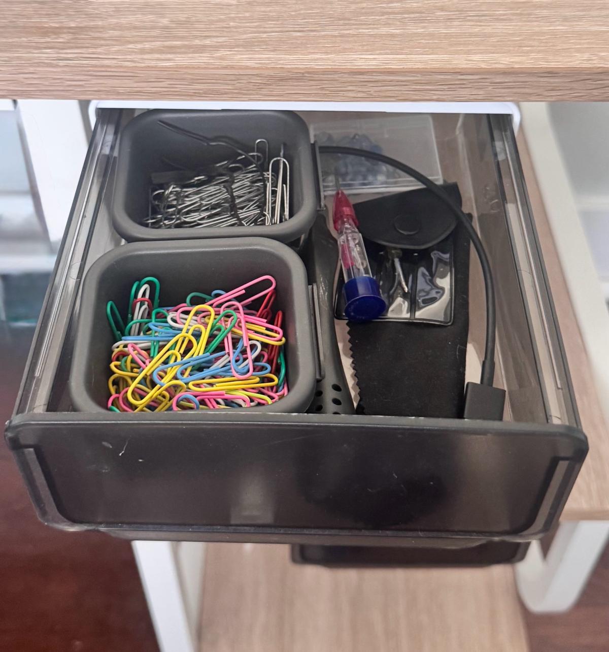 L shaped office desk - Tampa, Florida - FleaMarketBay