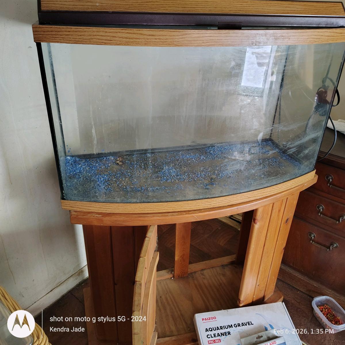 extremely large 5 ft fishtank never used