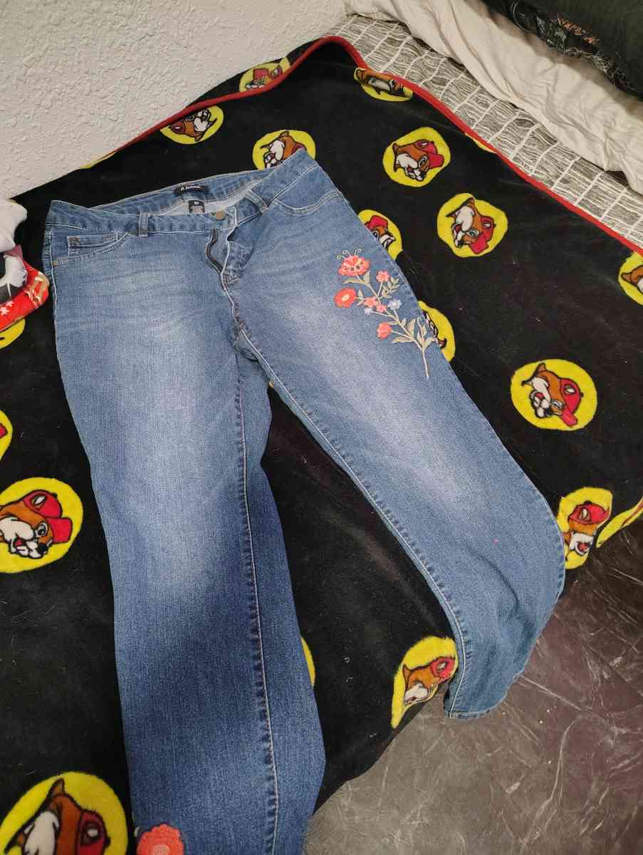 womens gently used clothes - Corpus Christi, Texas - FleaMarketBay