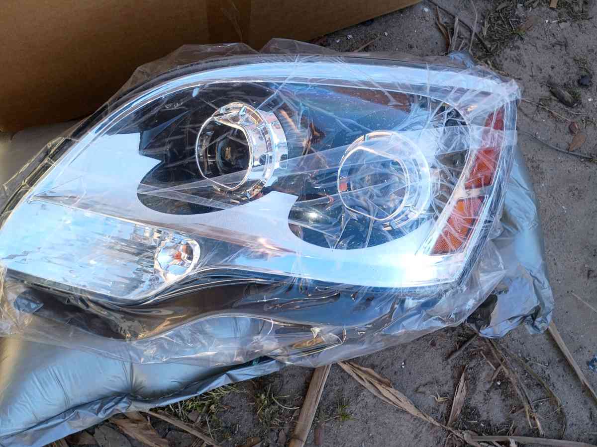 GMC acadia 2017 2019 projector headlights wire assembly inc - Mobile, Alabama - FleaMarketBay