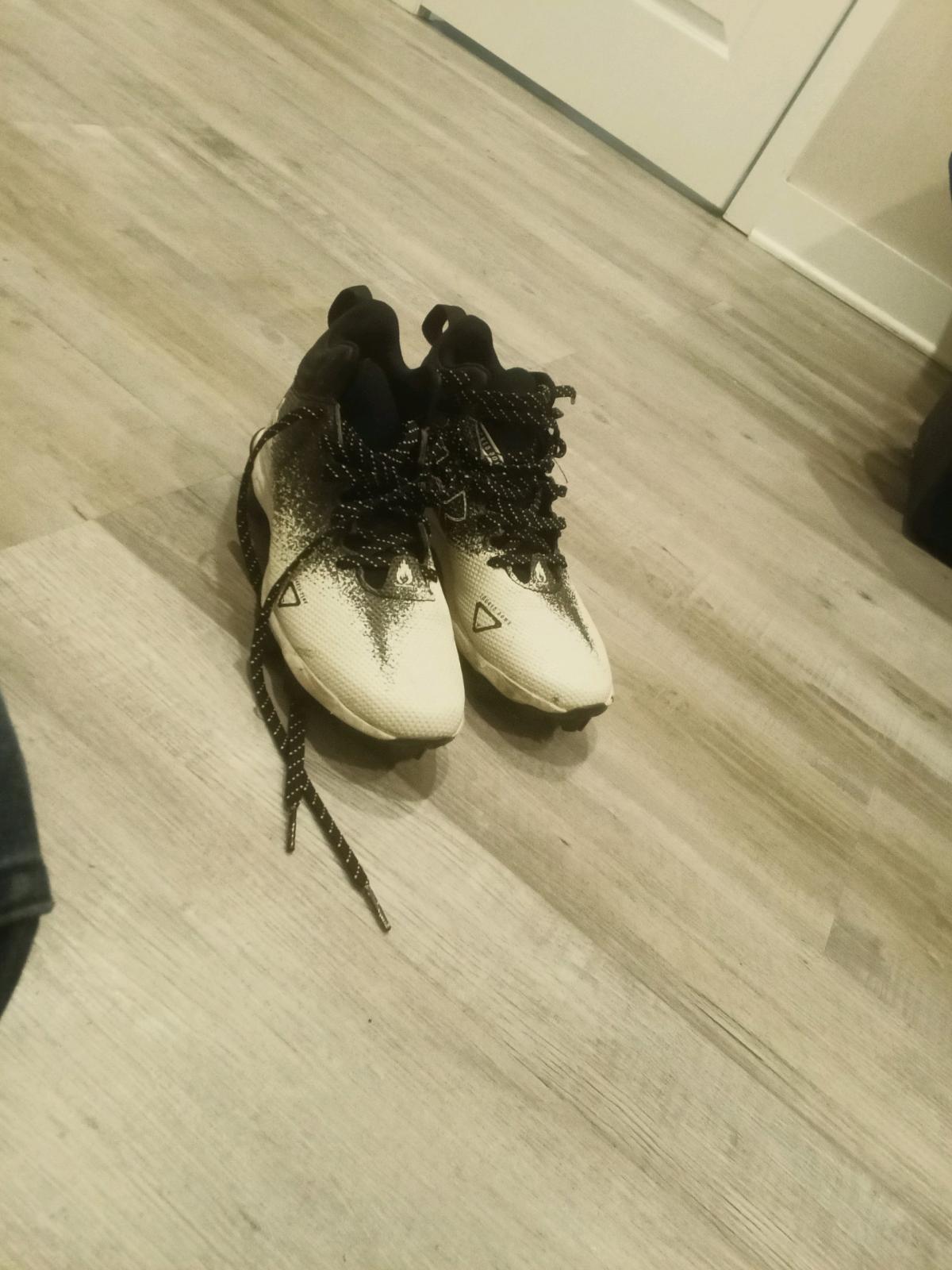 cleats - Alicia, Arkansas