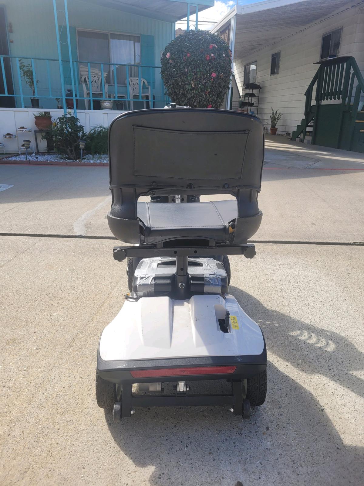 Electric scooter - Adelanto, California - FleaMarketBay