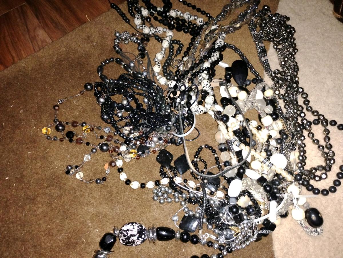 lot of blk and white necklaces - Golden, Colorado - FleaMarketBay