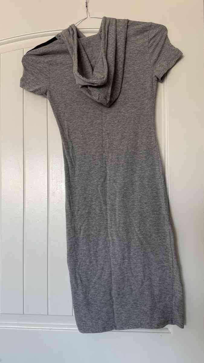 Heather Gray ShortSleeve Hooded TShirt Dress  Sporty Casual - Los Angeles, California - FleaMarketBay